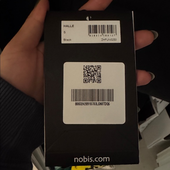 Black Women's Puffer Jacket - Picture 4 of 4